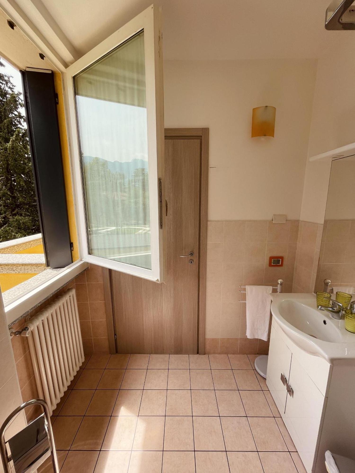 Montebello Lecco Cameră foto